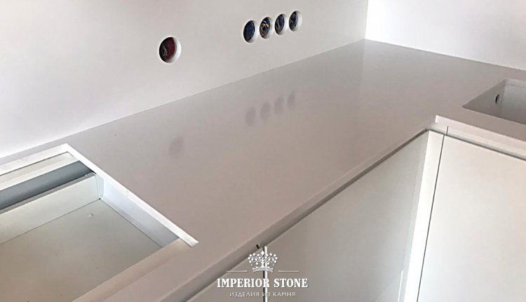 Столешница на кухню TechniStone Crystal Absolute White - фото