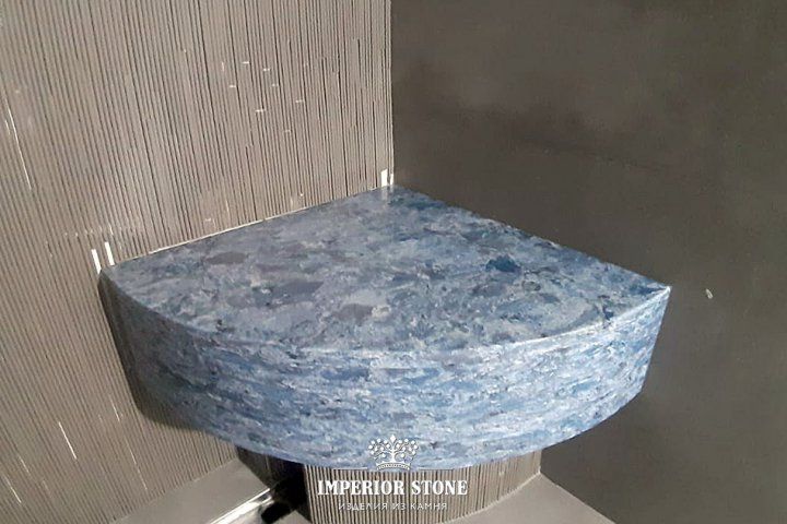 Сидение в ванную Vicostone Thunder Blue - фото