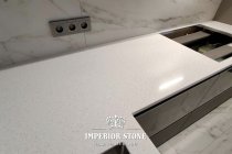 Белая акриловая столешница на кухню Grandex J-504 Cut Diamond