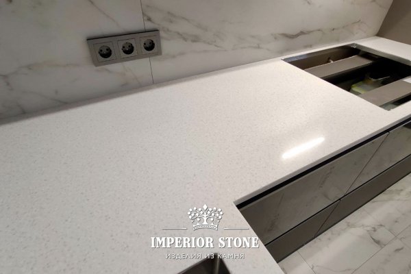 Белая акриловая столешница на кухню Grandex J-504 Cut Diamond - фото