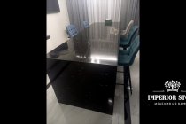 Эффектный стол с ногой из камня Etna Quartz Black Perlino EQPM 028